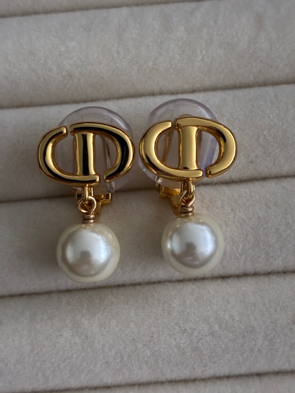 Vintage-Inspired Gold Pearl Clip-On Earrings
